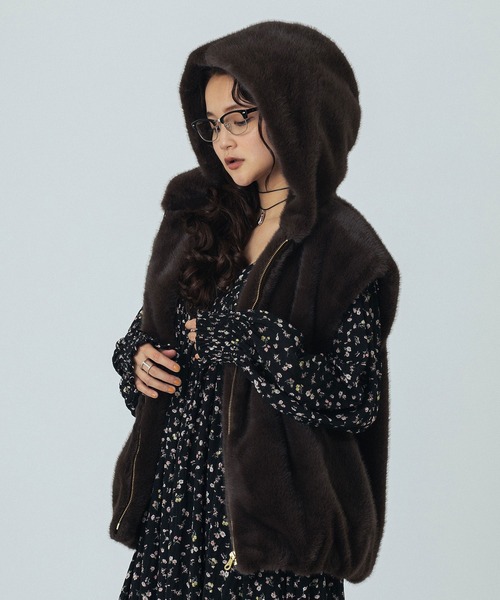 ROSE BUD（ローズバッド）の「FAUXFUR VEST（ベスト・レディース・ブラウン/ベージュ・ONE SIZE）」の15枚目の写真