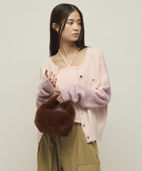 Firsthand（ファーストハンド）の「Firsthand/ファーストハンド アルパカ混 バイカラー ニット カーディガン（カーディガン/ボレロ・レディース・ピンク/オフホワイト/グレー・FREE）」の9枚目の写真