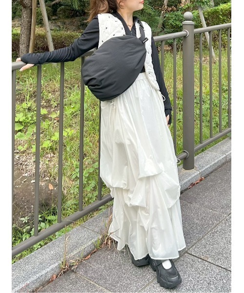 emmi（エミ）の「フラワーエンブロイダリーキルティングベスト（その他