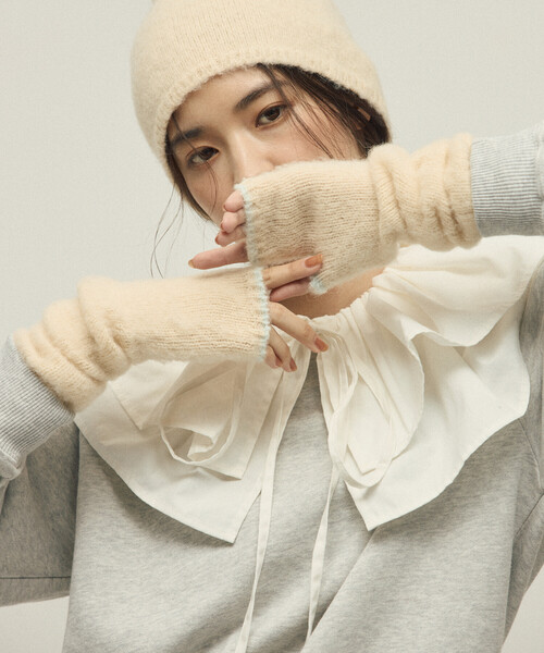 Firsthand(ファーストハンド)の「Firsthand/ファーストハンド アルパカ混 バイカラー ニットグローブ(手袋・レディース・グレー/オフホワイト/ピンク・FREE)」の1枚目の写真