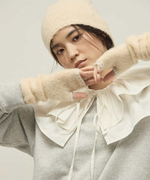 Firsthand(ファーストハンド)の「Firsthand/ファーストハンド アルパカ混 バイカラー ニットグローブ(手袋・レディース・グレー/オフホワイト/ピンク・FREE)」の8枚目の写真