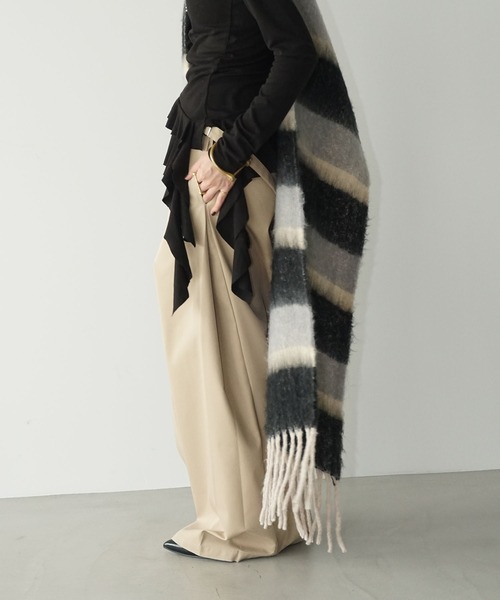 chuclla（チュクラ）の「アシンメトリーフリルトップス chw25a115（Tシャツ/カットソー・レディース・ブラック/ホワイト・FREE）」の12枚目の写真