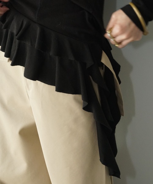 chuclla（チュクラ）の「アシンメトリーフリルトップス chw25a115（Tシャツ/カットソー・レディース・ブラック/ホワイト・FREE）」の14枚目の写真