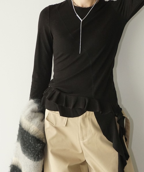 chuclla（チュクラ）の「アシンメトリーフリルトップス chw25a115（Tシャツ/カットソー・レディース・ブラック/ホワイト・FREE）」の16枚目の写真