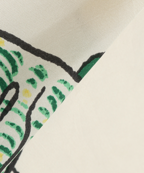 JOURNAL STANDARD(ジャーナルスタンダード)の「【Mii / ミイ】PLACED SCREEN PRINTED SQUARE SCARF(バンダナ/スカーフ・レディース・アイボリー・FREE)」の5枚目の写真