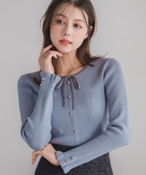 MISCH MASCH(ミッシュマッシュ)の「フリル袖配色リボンニット(ニット/セーター・レディース・ブラック/ブルー/ベージュ/ホワイト・フリ-)」の1枚目の写真