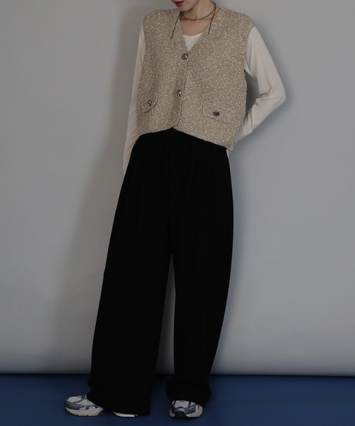 J by blue(ジェイバイブルー)の「タックスウェットパンツ(スウェットパンツ・レディース・アイボリー/ブラック/グレー・MEDIUM)」の4枚目の写真
