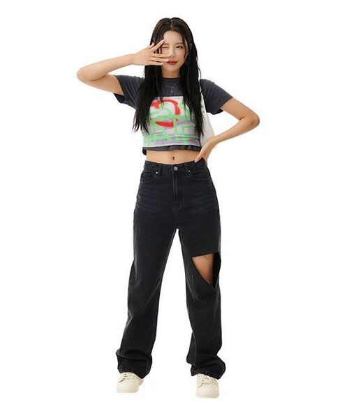MUSINSA STANDARD WOMAN（ムシンサスタンダードウーマン）の「ウィメンズクルーネッククロップTシャツ[ダークグレー]（Tシャツ/カットソー・レディース・その他・SMALL/MEDIUM/LARGE/X-SMALL）」の7枚目の写真