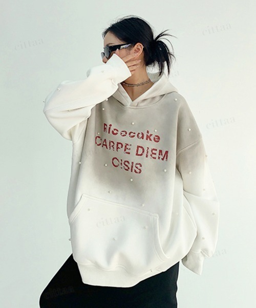 Dalfwin(ダールフィン)の「韓国ファッション Ricecakeパールスタッズグラデーションデザインフーディー(パーカー・レディース・レッド/ホワイト/ネイビー・FREE)」の6枚目の写真