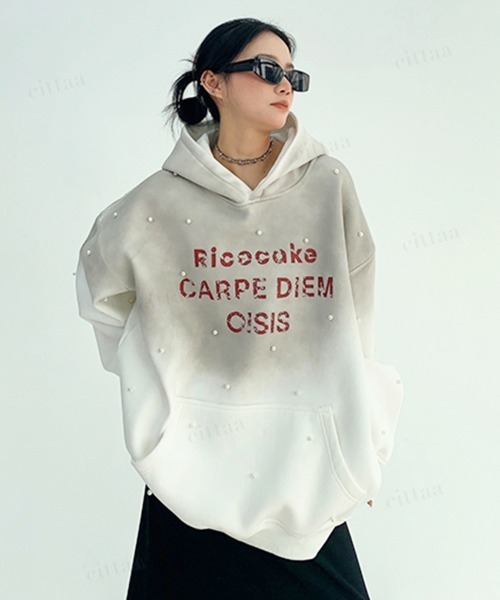 Dalfwin(ダールフィン)の「韓国ファッション Ricecakeパールスタッズグラデーションデザインフーディー(パーカー・レディース・レッド/ホワイト/ネイビー・FREE)」の5枚目の写真