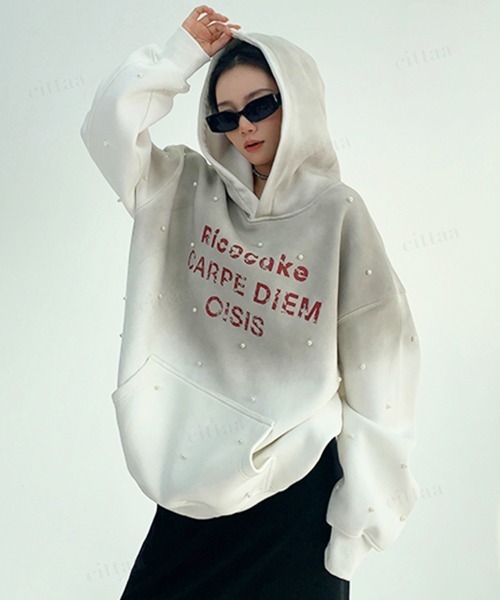 Dalfwin(ダールフィン)の「韓国ファッション Ricecakeパールスタッズグラデーションデザインフーディー(パーカー・レディース・レッド/ホワイト/ネイビー・FREE)」の10枚目の写真