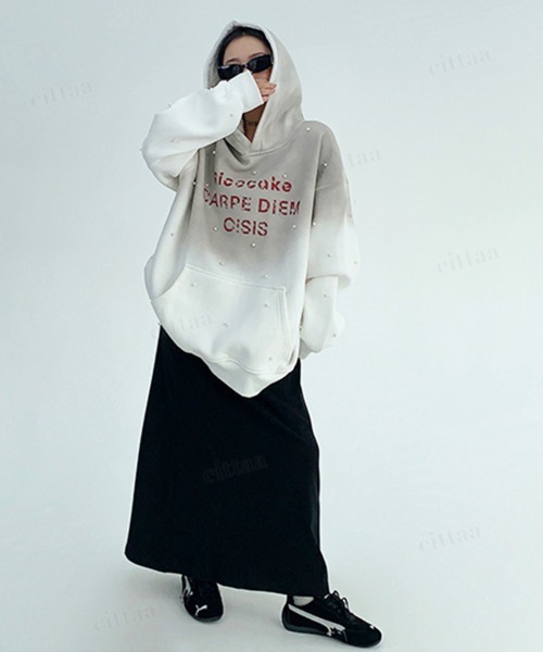 Dalfwin(ダールフィン)の「韓国ファッション Ricecakeパールスタッズグラデーションデザインフーディー(パーカー・レディース・レッド/ホワイト/ネイビー・FREE)」の15枚目の写真