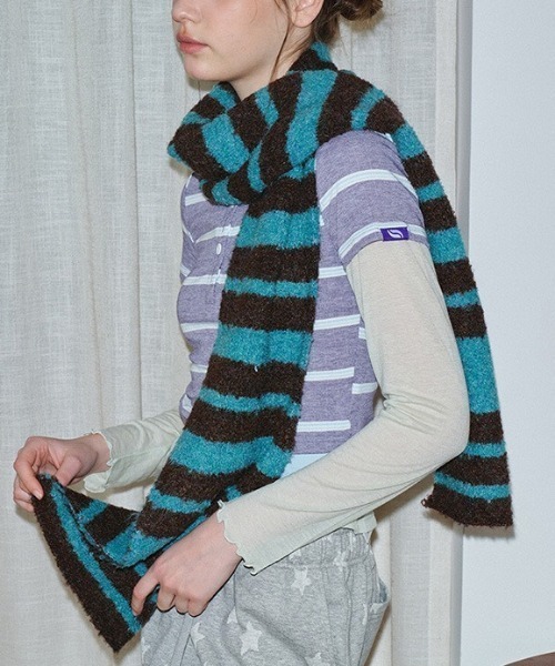 Vipoa（ヴィポア）の「ボーダーデザインロングマフラー（マフラー・レディース・グレー/ブルー/グリーン・FREE）」の3枚目の写真