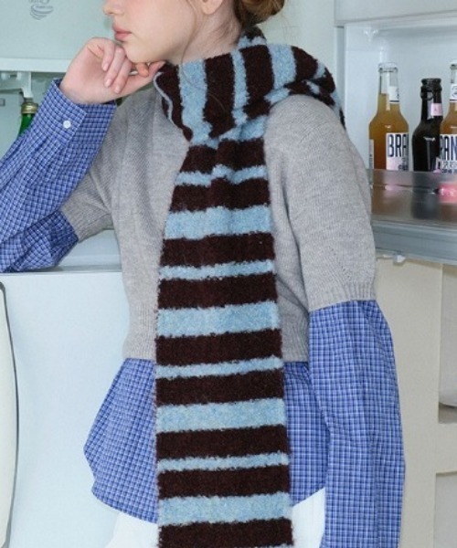 Vipoa（ヴィポア）の「ボーダーデザインロングマフラー（マフラー・レディース・グレー/ブルー/グリーン・FREE）」の4枚目の写真