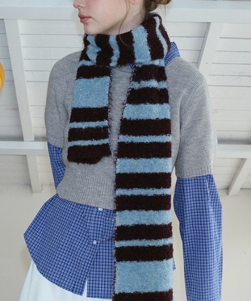 Vipoa（ヴィポア）の「ボーダーデザインロングマフラー（マフラー・レディース・グレー/ブルー/グリーン・FREE）」の5枚目の写真