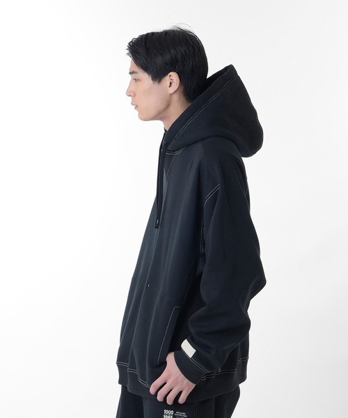 NEW BALANCE(ニューバランス)の「1000 スウェットプルオーバーフーディオーバーサイズフィット(パーカー・メンズ・ブラック/オフホワイト/グレー/ネイビー・SMALL/MEDIUM/LARGE/X-LARGE)」の10枚目の写真