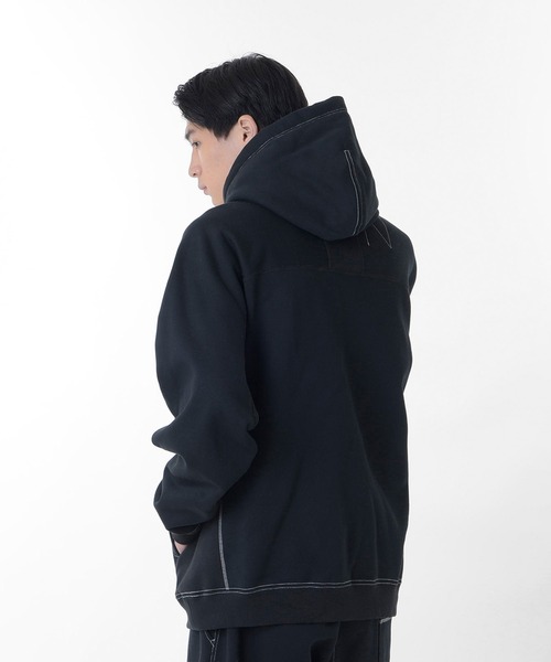 NEW BALANCE(ニューバランス)の「1000 スウェットプルオーバーフーディオーバーサイズフィット(パーカー・メンズ・ブラック/オフホワイト/グレー/ネイビー・SMALL/MEDIUM/LARGE/X-LARGE)」の11枚目の写真