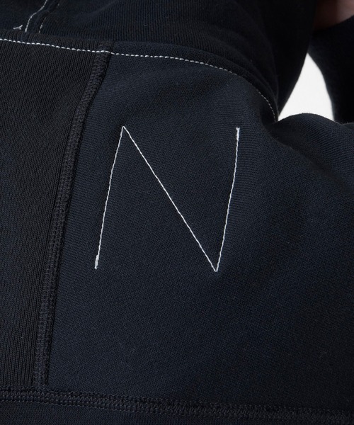 NEW BALANCE(ニューバランス)の「1000 スウェットプルオーバーフーディオーバーサイズフィット(パーカー・メンズ・ブラック/オフホワイト/グレー/ネイビー・SMALL/MEDIUM/LARGE/X-LARGE)」の14枚目の写真