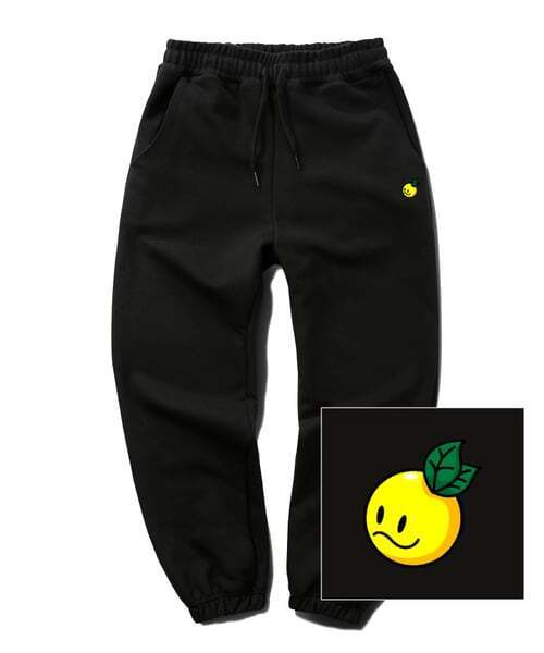 TRIPSHION(トリップション)の「SMALL FRUITS ジョガースウェットパンツ - ブラック(スウェットパンツ・メンズ・その他・LARGE/MEDIUM/X-LARGE)」の1枚目の写真