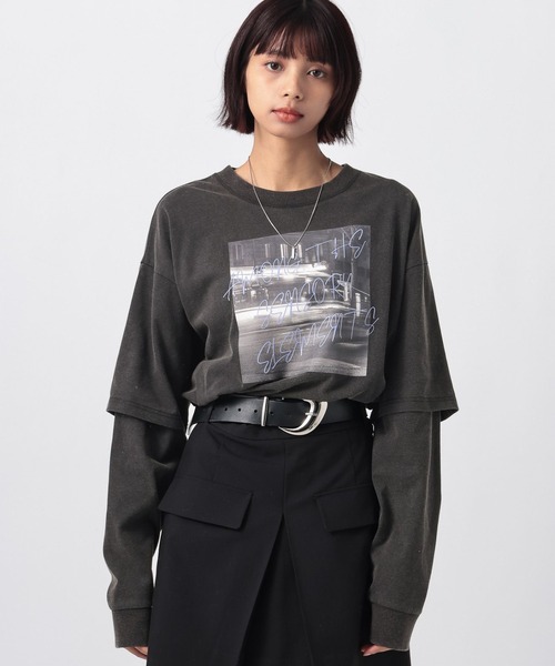 PAGEBOY（ページボーイ）の「ネオンロゴレイヤードロンＴ（Tシャツ/カットソー・レディース・ベージュ/オフホワイト/ブラック・FREE）」の2枚目の写真