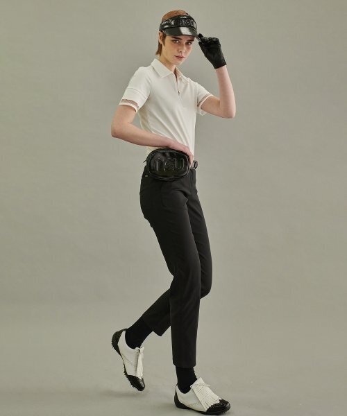 NEU GOLF(エヌイーユーゴルフ)の「ハーフジップTシャツ - ホワイト(ポロシャツ・レディース・その他・LARGE/MEDIUM/SMALL)」の3枚目の写真