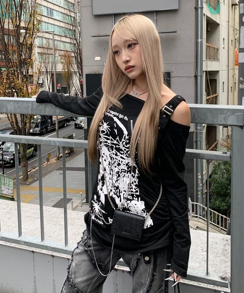 セール】【26年春夏新作】Y2K シルバーチェーン付き スカルプリント