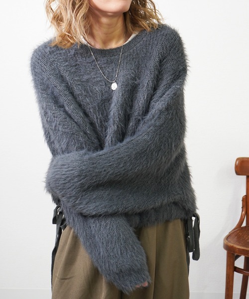 gossara（ゴサラ）の「裾リボンワイドニットPO（ニット/セーター・レディース・ブラウン/チャコール/グレイッシュベージュ・FREE）」の2枚目の写真