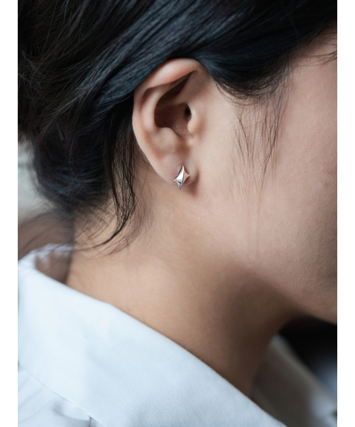 OVERGREY(オーバー グレイ)の「Headlight Earrings S - Silver(ピアス(両耳用)・レディース・その他・FREE)」の2枚目の写真