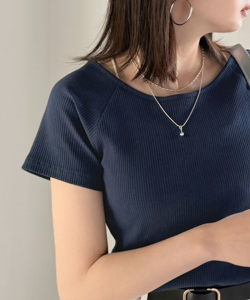 classicalelf(クラシカルエルフ)の「毎日にちょうどいい、きれいめRIB。ラグラン×リブで叶える、すっきり美シルエット!クルーネックラグランRIBトップス(半袖)(Tシャツ/カットソー・レディース・グレイッシュベージュ/ブラック/ネイビー/チャコール/オフホワイト・X-LARGE/MEDIUM/LARGE/SMALL)」の5枚目の写真