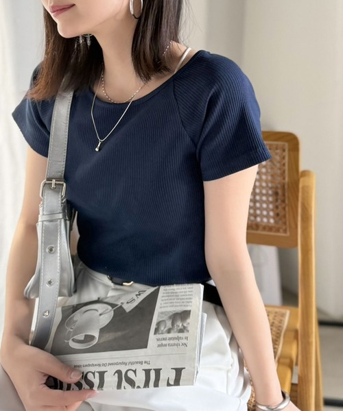 classicalelf(クラシカルエルフ)の「毎日にちょうどいい、きれいめRIB。ラグラン×リブで叶える、すっきり美シルエット!クルーネックラグランRIBトップス(半袖)(Tシャツ/カットソー・レディース・グレイッシュベージュ/ブラック/ネイビー/チャコール/オフホワイト・X-LARGE/MEDIUM/LARGE/SMALL)」の9枚目の写真