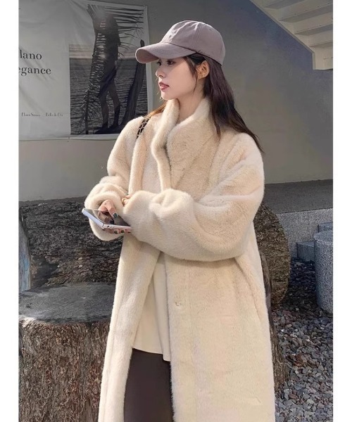 Ritzy(リッツィー)の「もこもこ オーバーサイズ 中綿チェスターコート(チェスターコート・レディース・ベージュ/モカ/ホワイト/ブラック・M)」の4枚目の写真