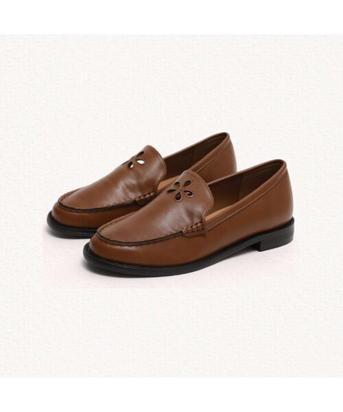 MAC MOC(マックモック)の「フロー フラワー ワンポイント ローファー_4カラー 2cm(その他シューズ・レディース・ブラウン/キャメル/ブラック/アイボリー・22.5cm/23cm/23.5cm/24cm/24.5cm/25cm)」の4枚目の写真