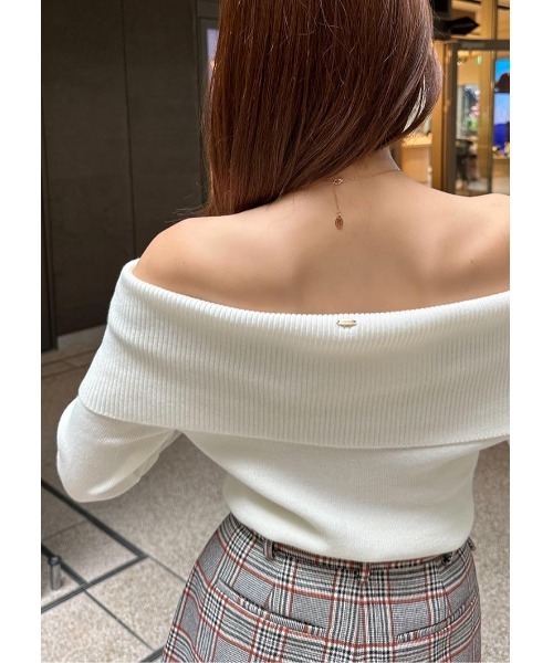 LUDICRUM(ルーディクルム)の「Off shoulder knit top(ニット/セーター・レディース・アイボリー/ブラック/ボルドー・FREE)」の7枚目の写真