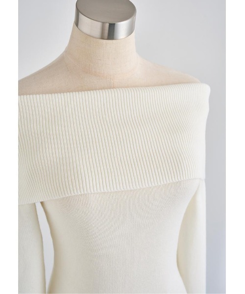 LUDICRUM(ルーディクルム)の「Off shoulder knit top(ニット/セーター・レディース・アイボリー/ブラック/ボルドー・FREE)」の17枚目の写真
