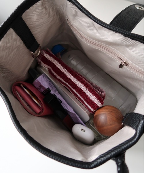 ANGIE（アンジー）の「【ポーチ付き】2WAY ショルダーバッグ（ショルダーバッグ・レディース・ブラック/ブラウン・FREE）」の12枚目の写真