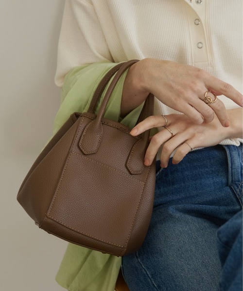 ANGIE（アンジー）の「【ポーチ付き】2WAY ショルダーバッグ（ショルダーバッグ・レディース・ブラック/ブラウン・FREE）」の4枚目の写真