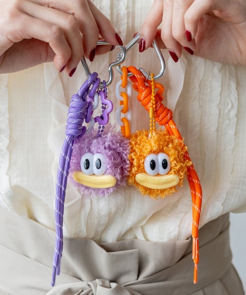 VitaFelice（ヴィータフェリーチェ）の「カラフルモンスター ファーキーホルダー（コードストラップ付き バッグチャーム）（チャーム・レディース・ブラウン/グリーン/パープル/オレンジ/ブラック/グレー・FREE）」の13枚目の写真