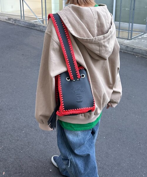 SOUNDSGOOOOD（サウンズグッド）の「【SOUNDS GOOOOD】ワンハンドルカガリワンショルダーレザーバッグ（トートバッグ・レディース・ブルー/ブラック・ONE SIZE）」の19枚目の写真