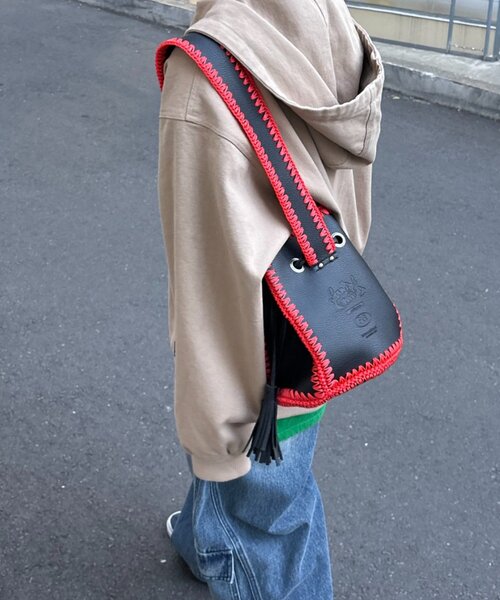 SOUNDSGOOOOD（サウンズグッド）の「【SOUNDS GOOOOD】ワンハンドルカガリワンショルダーレザーバッグ（トートバッグ・レディース・ブルー/ブラック・ONE SIZE）」の12枚目の写真