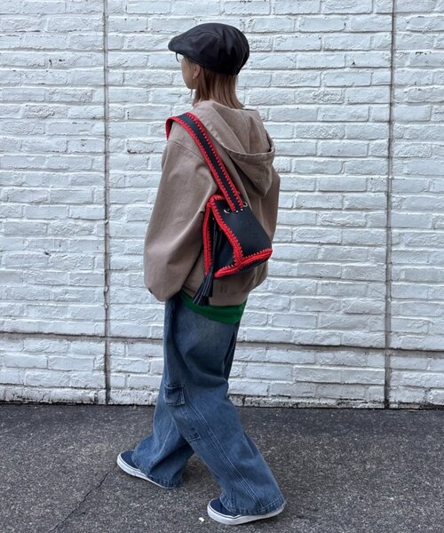 SOUNDSGOOOOD（サウンズグッド）の「【SOUNDS GOOOOD】ワンハンドルカガリワンショルダーレザーバッグ（トートバッグ・レディース・ブルー/ブラック・ONE SIZE）」の13枚目の写真