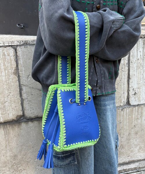 SOUNDSGOOOOD（サウンズグッド）の「【SOUNDS GOOOOD】ワンハンドルカガリワンショルダーレザーバッグ（トートバッグ・レディース・ブルー/ブラック・ONE SIZE）」の8枚目の写真