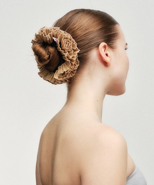 GOOD SQUISH(グッドスクイッシュ)の「COWBOY POP COFFEE(シュシュ・レディース・ライトブラウン・ONE SIZE)」の2枚目の写真