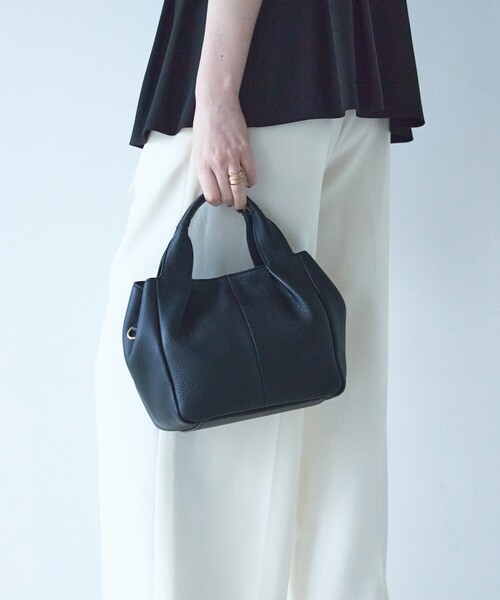 soeur（スール）の「Mellow/ソフトレザーオープントート/ミニ（トートバッグ・レディース・イエロー/ブラック/アイボリー/ブルー・フリー）」の2枚目の写真