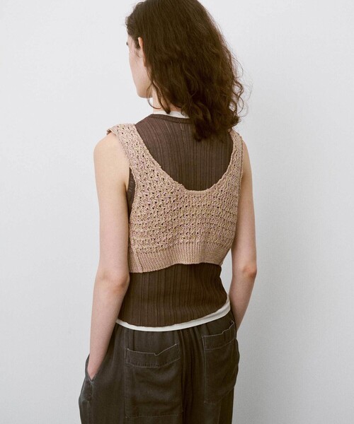 UNFIL(アンフィル)の「UNFIL | ハニーコンボ メッシュニットベスト WOMEN(ベスト・レディース・ベージュ系その他/ブルー系その他5・1)」の16枚目の写真