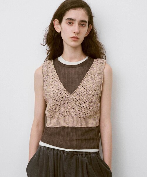 UNFIL(アンフィル)の「UNFIL | ハニーコンボ メッシュニットベスト WOMEN(ベスト・レディース・ベージュ系その他/ブルー系その他5・1)」の17枚目の写真