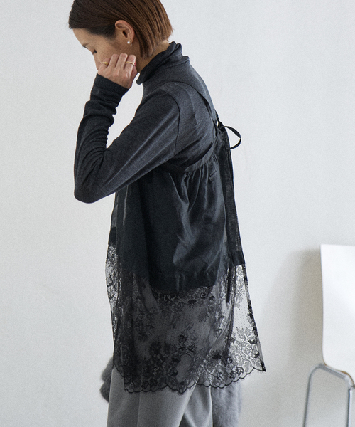 IENA（イエナ）の「《追加2》Heriter/エリテ リバーレースキャミソール（シャツ/ブラウス・レディース・ブラック/ホワイト・FREE）」の15枚目の写真