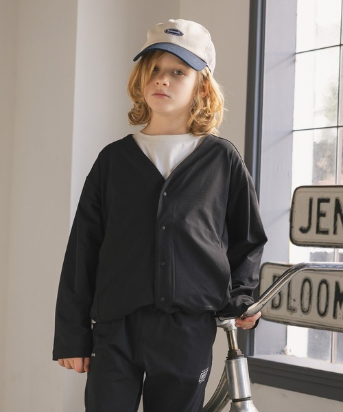 GLOBAL WORK（グローバルワーク）の「スゴラクストレッチ/DRYカーディガン/643123（カーディガン/ボレロ・キッズ・チャコールグレー/アイボリー/ブラック・130cm/140cm/150cm/160cm）」の2枚目の写真