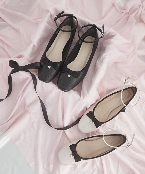 MAJESTIC LEGON(マジェスティックレゴン)の「キルティングリボンパンプス(サンダル・レディース・アイボリー/ブラック・X-LARGE/LARGE/MEDIUM/SMALL)」の13枚目の写真