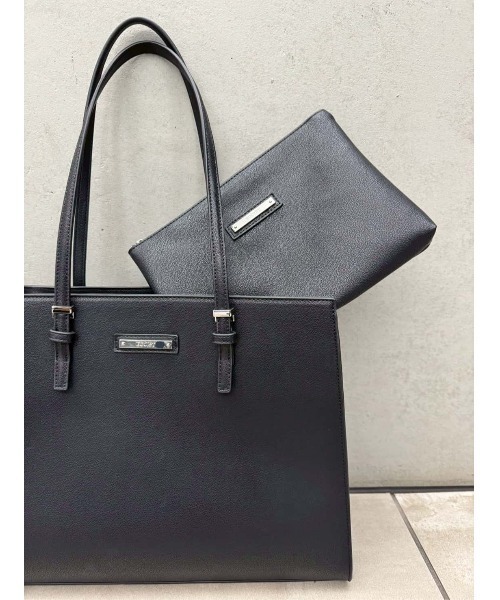 EGOIST（エゴイスト）の「ポーチ付フェイクレザートートバック（トートバッグ・レディース・ブラック・FREE）」の4枚目の写真