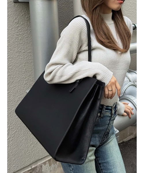 EGOIST（エゴイスト）の「ポーチ付フェイクレザートートバック（トートバッグ・レディース・ブラック・FREE）」の7枚目の写真